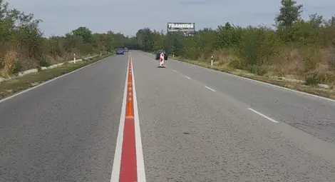 Започна монтирането на гъвкави ограничители на пътя Русе-Бяла Започна монтирането на гъвкави ограничители на пътя Русе-Бяла