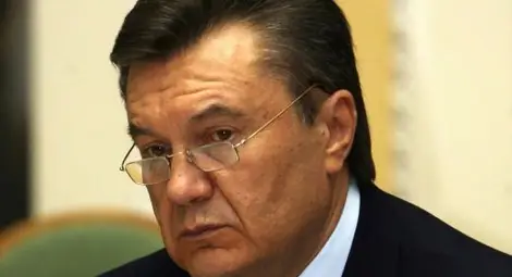 Янукович свиква предсрочни президентски избори и връща старата конституция