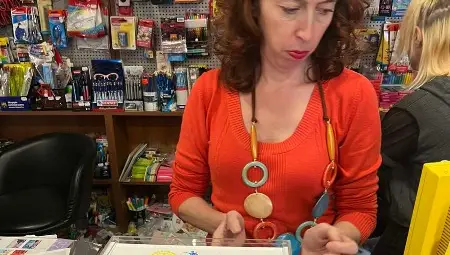 Това е урната, поставена в книжарница &bdquo;АБВ&ldquo;. Снимка: РК &bdquo;Русе&ldquo;