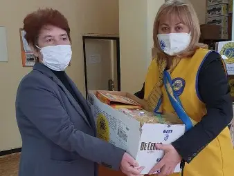 Лайнс клуб Русе Сексагинта Приста зарадва нуждаещи се с поредната си благотворителна кампания &bdquo;КУПИ И ДАРИ&ldquo;