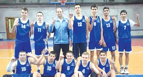 Гимназията по икономика градски първенец по баскет