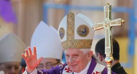 Папата абдикира днес Папата абдикира днес