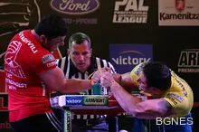 България с трима финалисти от първия ден на Световното по Канадска Борба