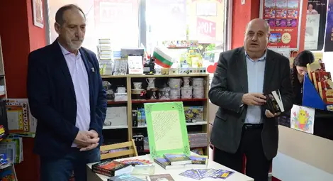 Емил Андреев издирва своите сънувачи, за да ги подреди в словесна галерия