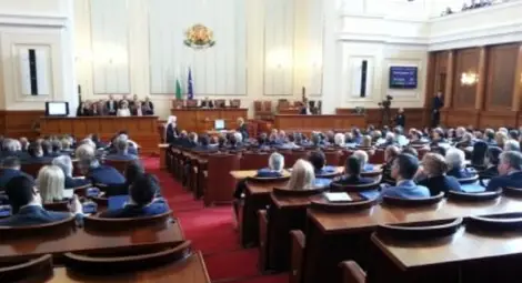 Нов закон ще се опита да вкара в пътя търговските вериги