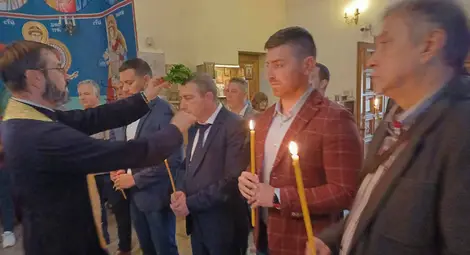 Коалиция ГЕРБ-СДС в Русе откри кампанията си с водосвет на празника Покров Богородичен