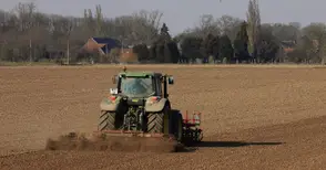 „Адванс Терафонд“ ще продава ниви с разсрочено плащане