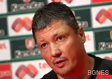 Пенев: Три победи ни осигуряват бараж