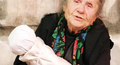 Архивът и театърът припомнят за великата актриса Елена Стефанова Архивът и театърът припомнят за великата актриса Елена Стефанова