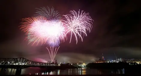 Канада чества пищно 150-ата си годишнина Канада чества пищно 150-ата си годишнина