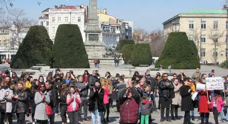 Танцовите школи в Русе на протест срещу затварянето: Не на двойния аршин!