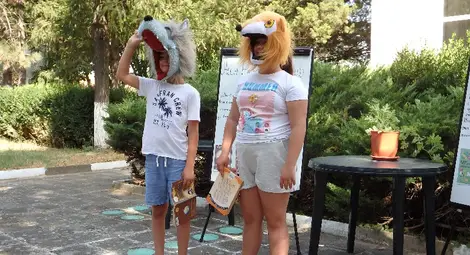 Мързелан и Мързеланка оживяха  в двора на ценовското училище