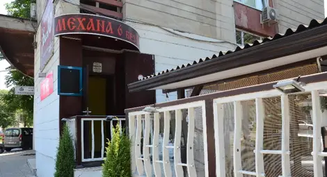 &bdquo;6 без 10 посреща с изцяло обновен стил, голяма лятна градина и музика на живо