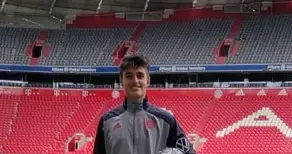 Русенският футболен талант Бобо Синабов направи знаменит пробив до юношеския тим на „Байерн“