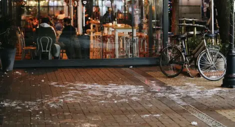 Нови Covid ограничения влизат в сила в няколко области