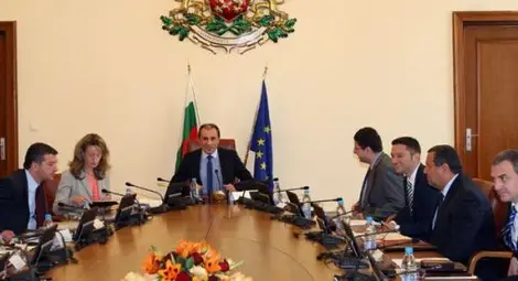 Няколко часа ни делят от истината за оставката на кабинета! Няколко часа ни делят от истината за оставката на кабинета!