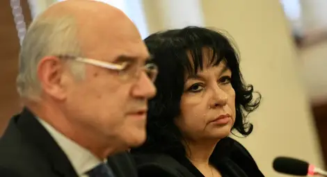 Започват спешни мерки в енергетиката Започват спешни мерки в енергетиката