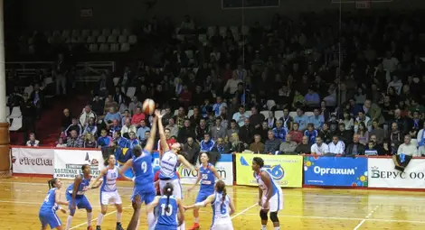 &bdquo;Дунав 8806&ldquo; излиза срещу &bdquo;Левски&ldquo; в дербито на сезона