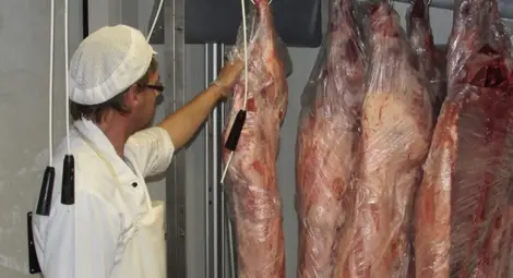 Месарският бранш: По Коледа свинското ще е с 50% по-скъпо от миналата година
