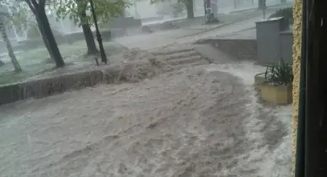 Потоп в Карловско!