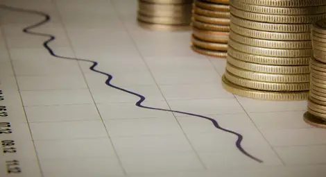 Бедните българи теглят депозити, милионерите с влогове растат