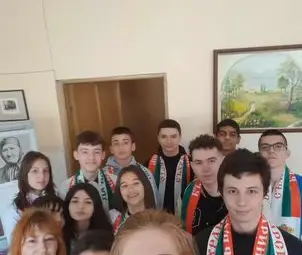 Русенското училище "Възраждане" отбеляза 146 години от Освобождението на България /галерия/ Русенското училище "Възраждане" отбеляза 146 години от Освобождението на България /галерия/