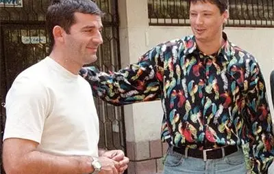 Любо Пенев с 3,33 по български, Емо Костадинов с 3,66. Дипломите им - 4,02 и 3,40