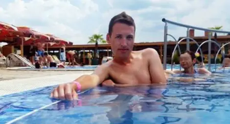 В страната на Джорджановците кючек на Уитни ли е проблемът?