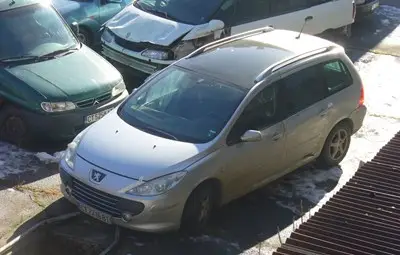 Готвят три обвинения за шофьора на колата-беглец