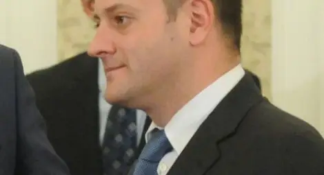 Радан Кънев обеща от трибуната: По-късно ще ви поздравя със Стинг