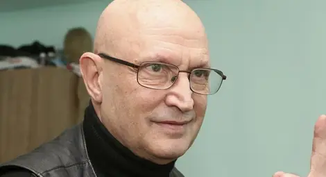 Почетен плакет "Аскеер" за актьора Вельо Горанов Почетен плакет "Аскеер" за актьора Вельо Горанов