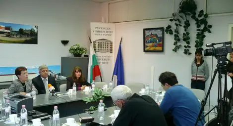 Учените посвещават своята Европейска нощ на кристалите