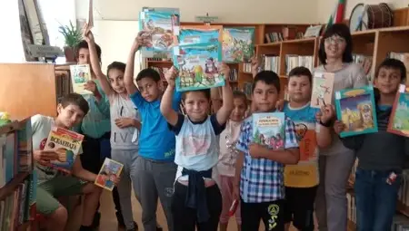 Десет млади читатели се записаха в библиотеката в Караманово