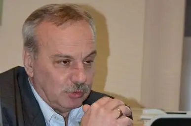 Шефът на БНР Радослав Янкулов: Ще купим по едно радио на бедните в Кърджали - и Би Би Си направи така