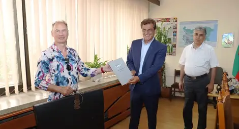 Зам.областният управител на Русе Свилен Иванов празнува знаков юбилей Зам.областният управител на Русе Свилен Иванов празнува знаков юбилей