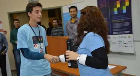 Софтуер проверява дали домашното е преписано от интернет /галерия/