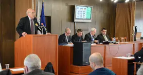 Бюджетът приет без изменения след пет часа дискусии