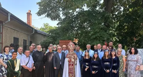 Председателят на Съюза на арменците в Европа: Този камък близо 2 години се намира в България, Бог пожела да бъде в двора на русенската църква