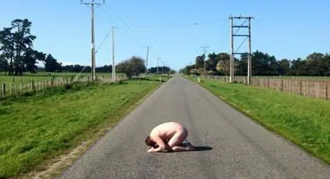 Голият човешки бройлер завладява социалните мрежи