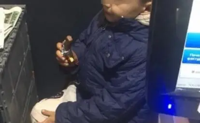 Ехо от бурята с три снимки във Фейсбук: След вълната от съпричастност за Сашко от Средна кула бабата отказва помощ Ехо от бурята с три снимки във Фейсбук: След вълната от съпричастност за Сашко от Средна кула бабата отказва помощ