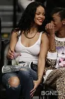 Риана си свали блузата от радост на "Маракана"