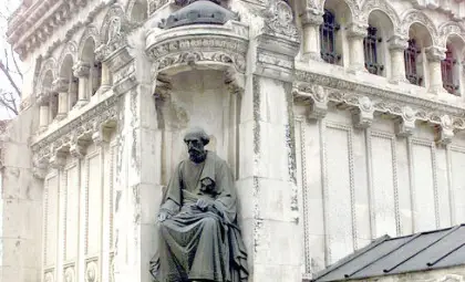 Родолюбци от Русе бяха сред първите посетители от векове на мавзолея на братята Евлоги и Христо Георгиеви Родолюбци от Русе бяха сред първите посетители от векове на мавзолея на братята Евлоги и Христо Георгиеви