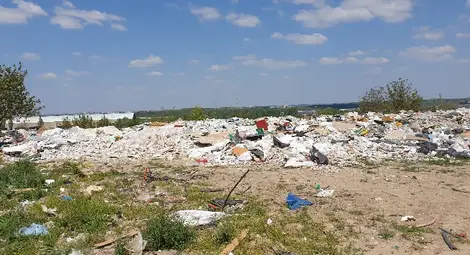 Незаконното сметище в Пухлево дере расте и радва единствено &bdquo;металотърсачите&ldquo;