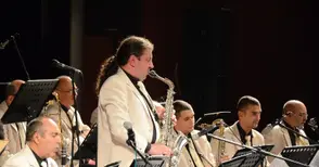 За 15% по-високи заплати на Бигбенда   настояват двама общински съветници