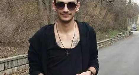 Майката на наглия пушач на бензиностанция плаши със съд Майката на наглия пушач на бензиностанция плаши със съд