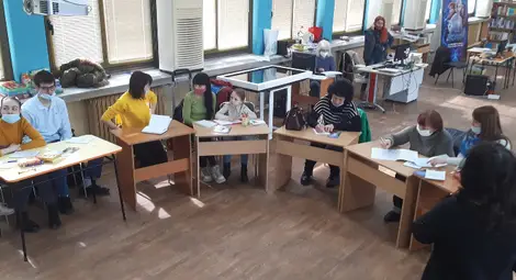 Украински бежанци учат български език в русенската библиотека