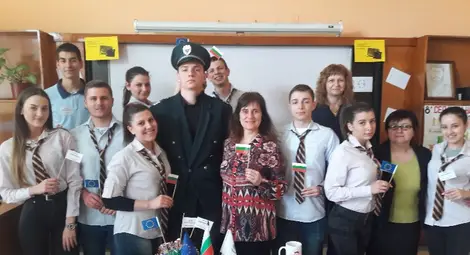 Бъдещи икономисти и мениджъри се разходиха назад във времето до пишещата машина Бъдещи икономисти и мениджъри се разходиха назад във времето до пишещата машина