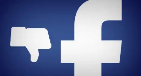 Шокиращо: Майка пуска порнографски снимки на децата си