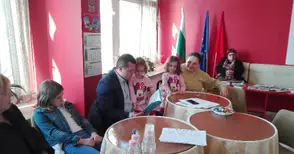 Депутати четоха детски приказки