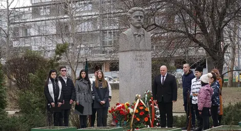 Русенското училище "Васил Левски" отбеляза 148 години от смъртта на Апостола на свободата